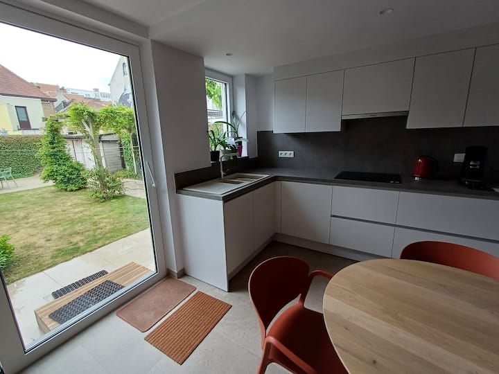 Kamer In Oostende, Lichtrijk, 200mvanzee, Tuin - Oostende