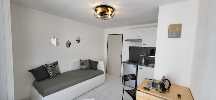 Studio Confortable Proche Remparts - Avignon