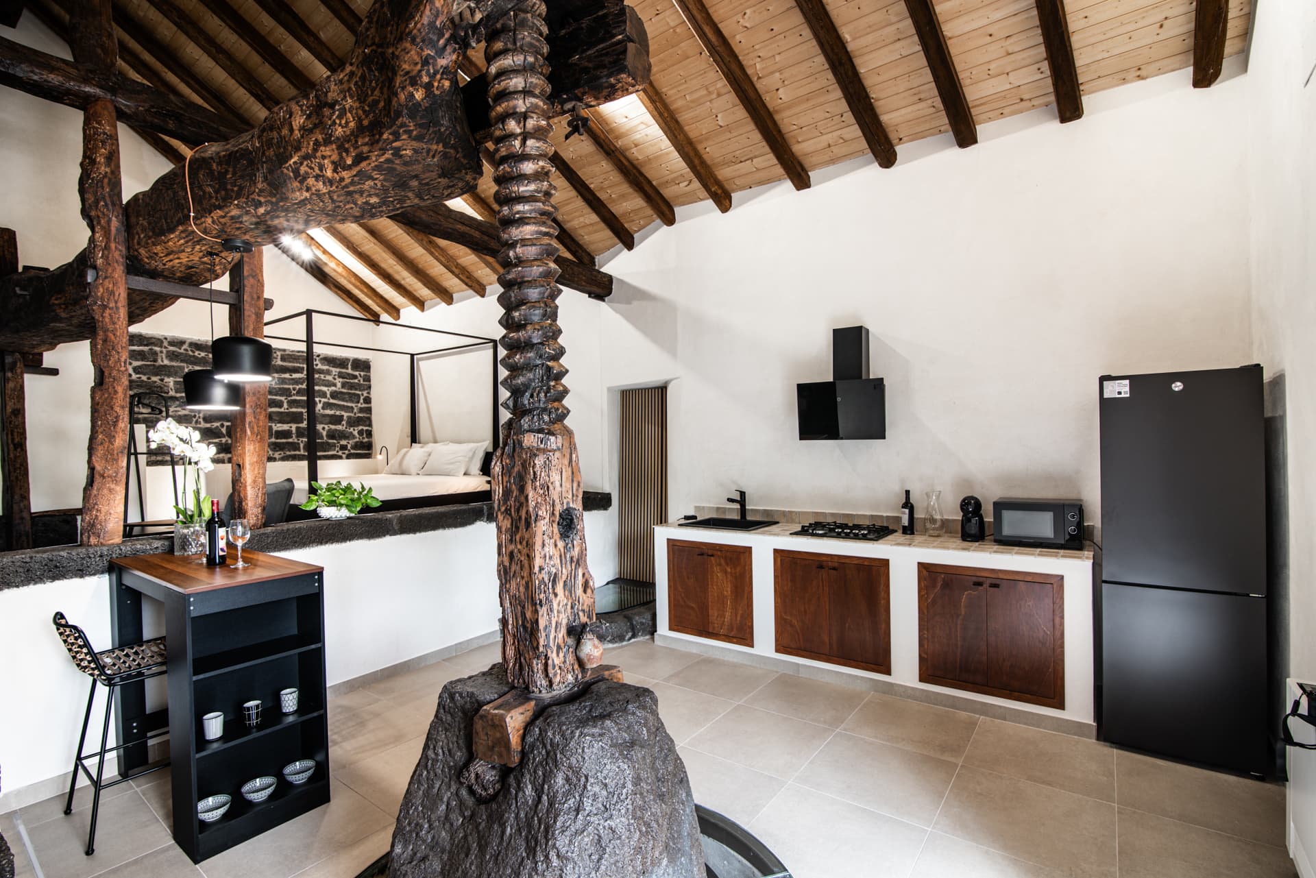 Charming Wine Press Between Mount Etna & The Sea