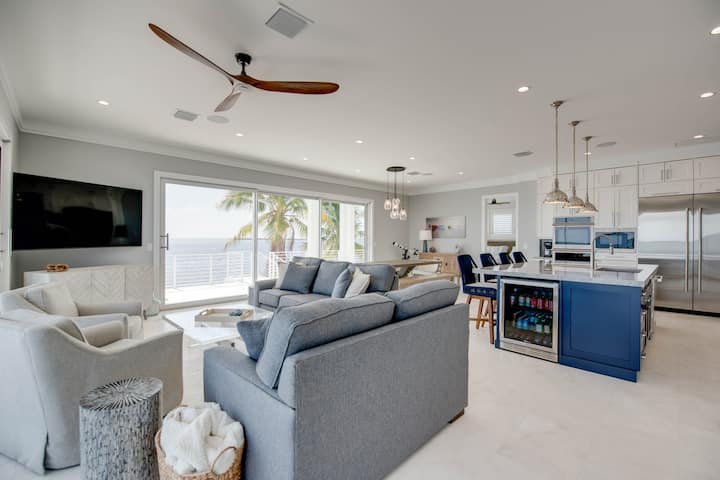 Luxury 5/5.5 Openwater Pool Home - Big Pine Key, FL
