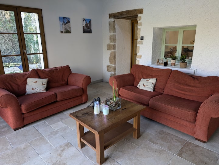 Spacious Home In Nanteuil-en-vallée - Ranska