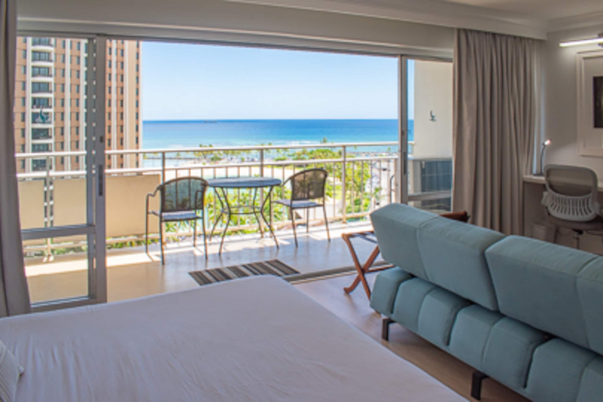 Luxurious Ocean View Ilikai Condo - Image 7