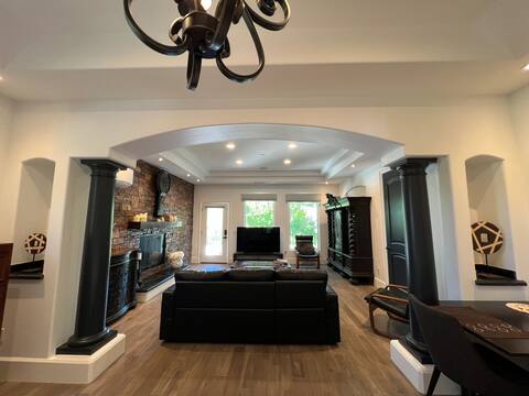 Popular Airbnb listing: Luxury Studio | Private Patio | Malibu & Beach in Woodland Hills