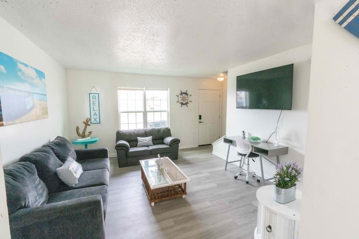 Ft. Hood Tropical Getaway 2b/1.5 - Killeen, TX
