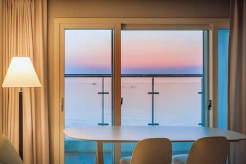 Special relaxation in a high-rise ocean view where you can enjoy the sunrise and sunset