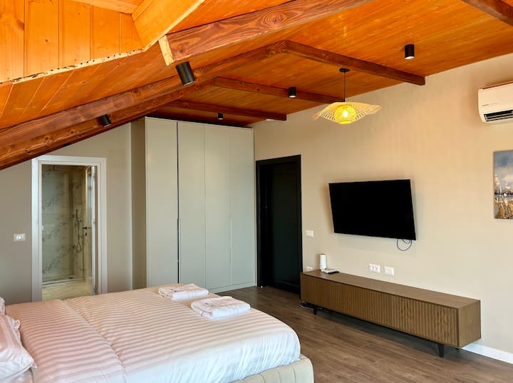 غرفة نوم - تلفزيون في الغرفة