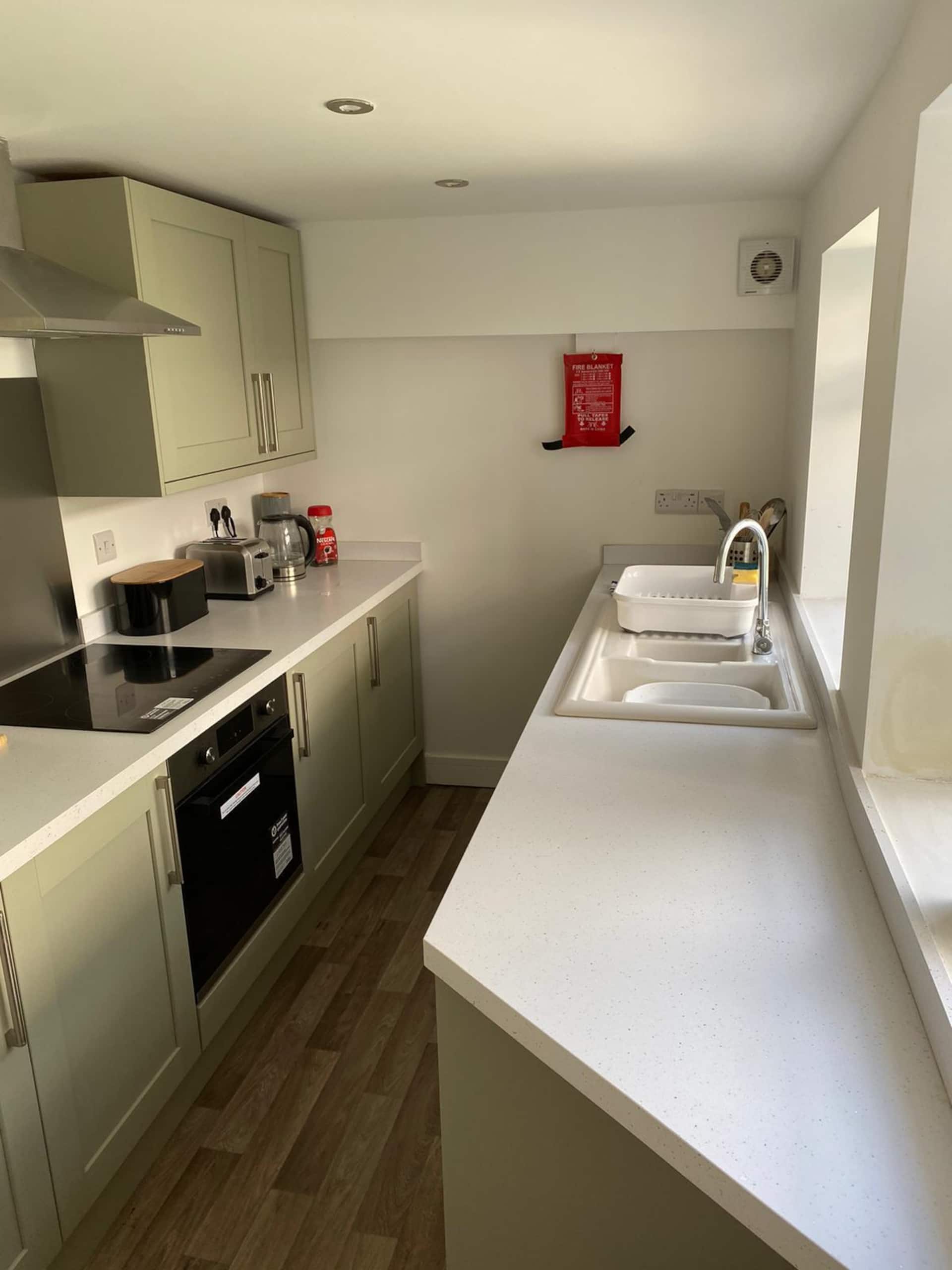 3 Double Bedroom Home-Sleeps 8 - Castle Donnington