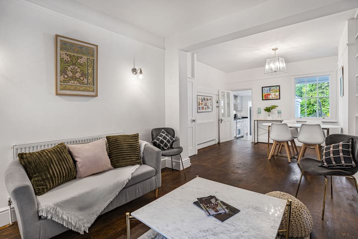 Charming Exquisite Cottage Train London Nr City - St Albans, UK
