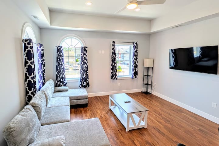 Bright & Airy | Walk To Ocean! - Ventnor City, NJ