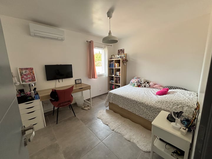 Habitación en el piso de arriba
cama de 140 x 190 cm