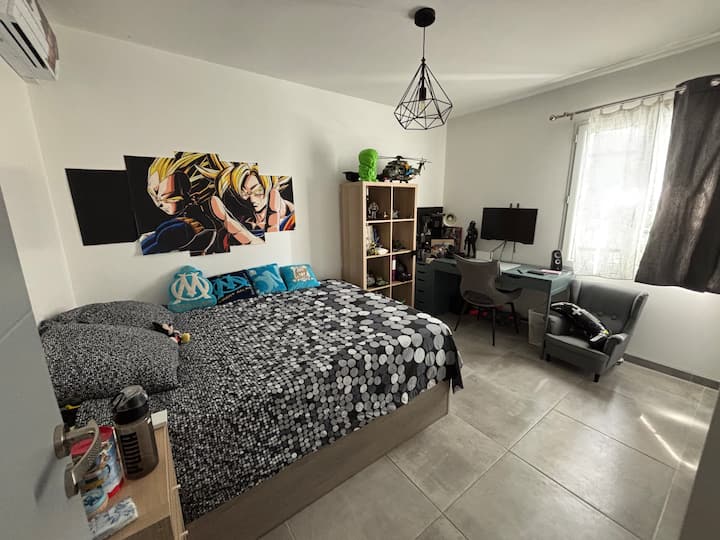 Habitación en el piso de arriba 
Cama de 160 x 200 cm