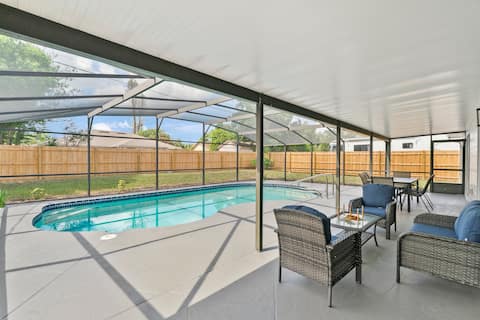 Private Heated Pool Retreat Home