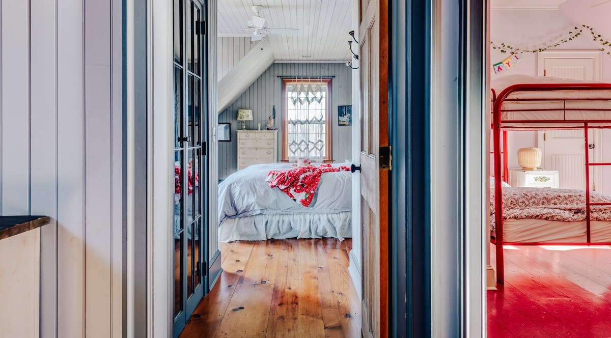 Master Bedroom - 2nd Floor