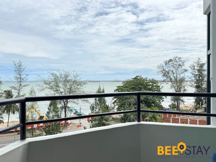 Melaka | Mutiara Beach Resort Sea View 6PAX