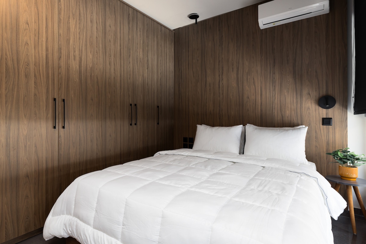 Спалня с двойно легло.