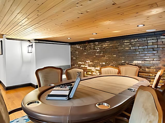 Penthouse 3 Blocks Broadway gallery image 5