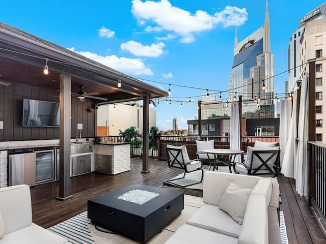 Penthouse 3 Blocks Broadway