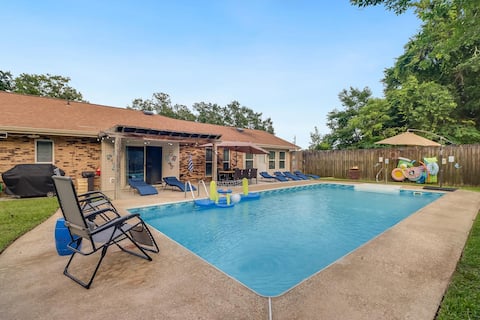 Paradise Near Beach w/Private Pool Max 12 Guest