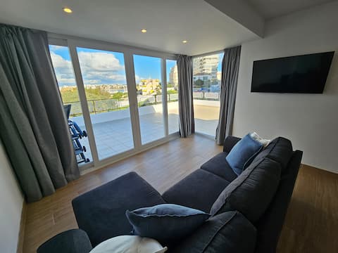 Top performing Airbnb: Sun and Beach V AC+WiFi+TV in Portimão