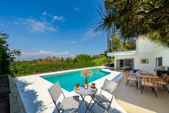 Hillside Retreat/Valley View