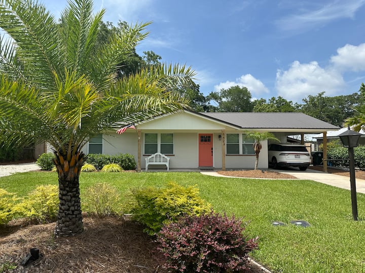 R & R Cottage - Beach, St Simons Island