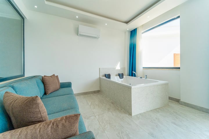 Kalkan'da 3+1 Havuzlu Lüks Villa - Ova