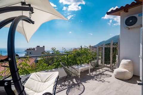 Deluxe Room x3 w/ Stunning View @SunsetTerrace B&B