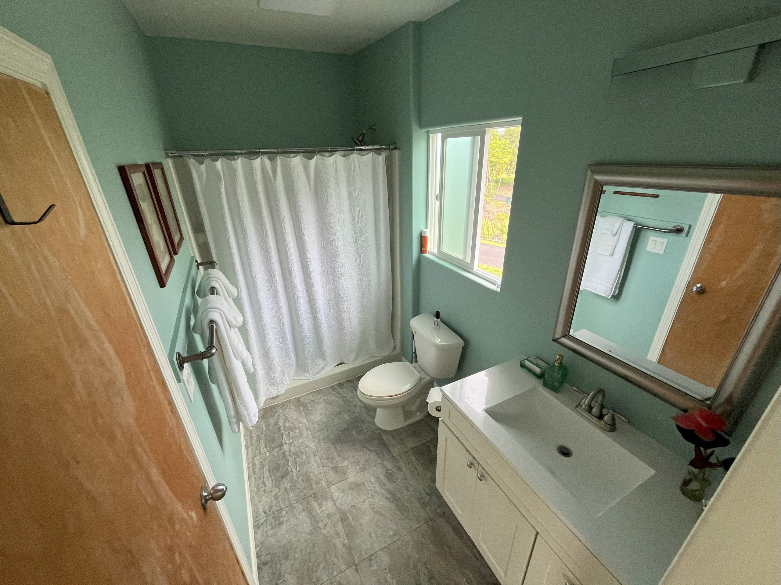 Guesthouse in Captain Cook · ★4.87 · 1 bedroom · 1 bed · 1 private bath - Image 12