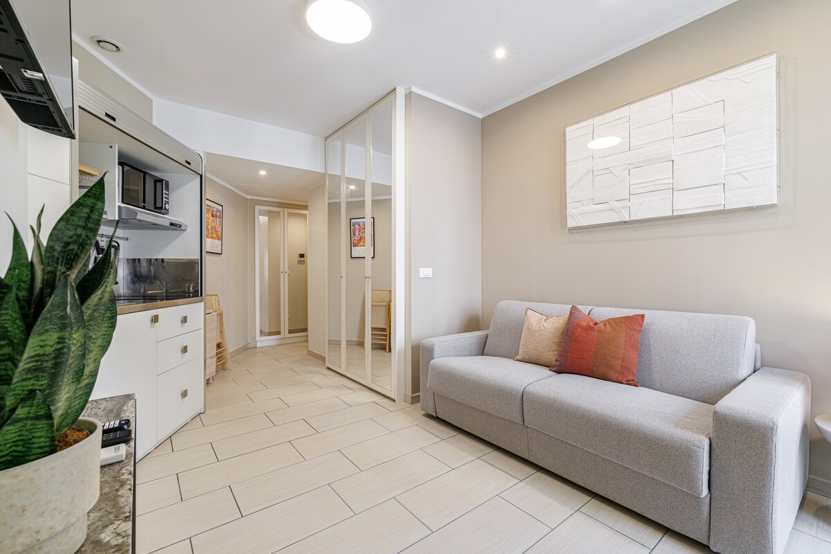 Annonce Airbnb populaire: Place Masséna, Promenade des Anglais, beaches 5 min walk à Jean Médecin