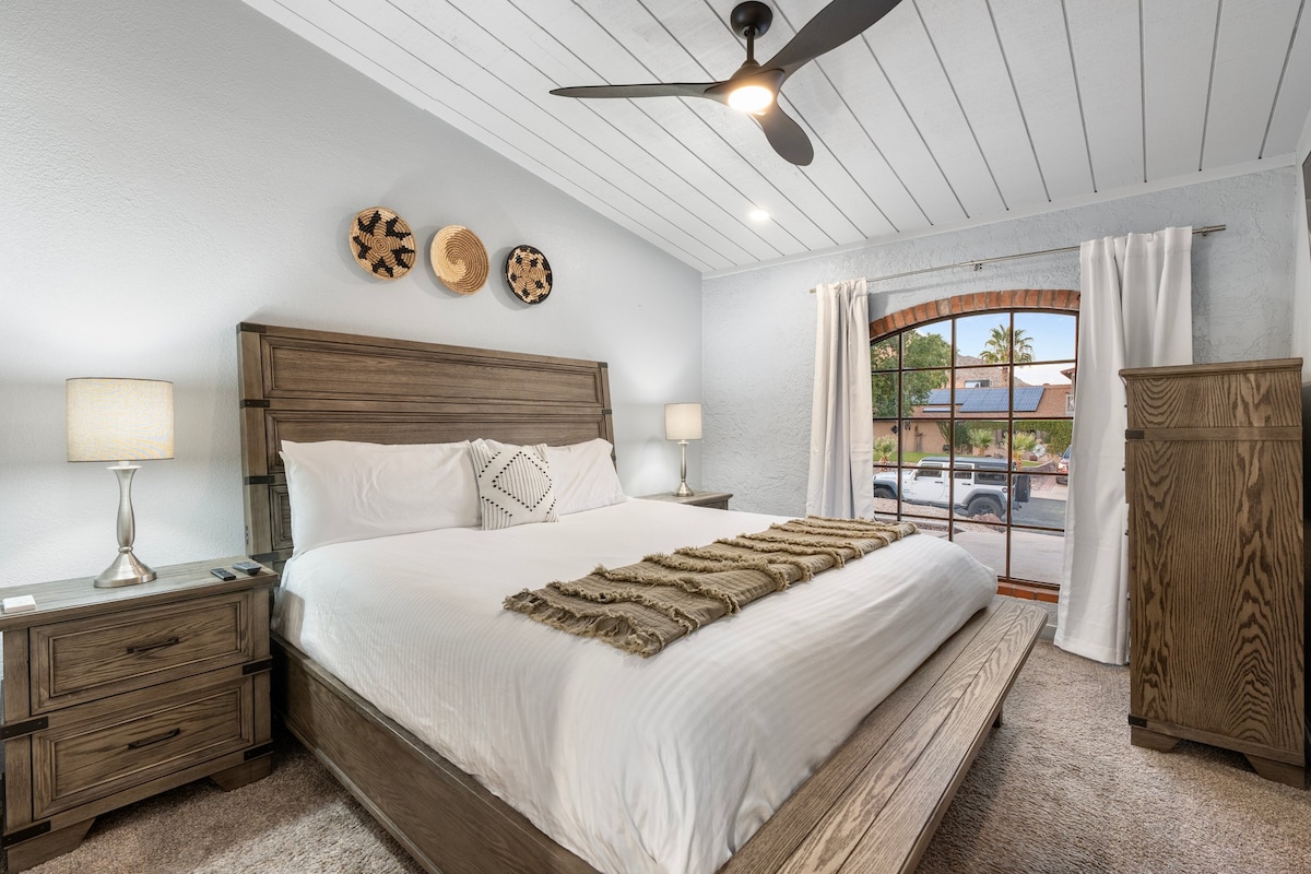 Epic PHX Fun-Game Room•Pool•Hot Tub•Mtn Views - Houses for Rent in