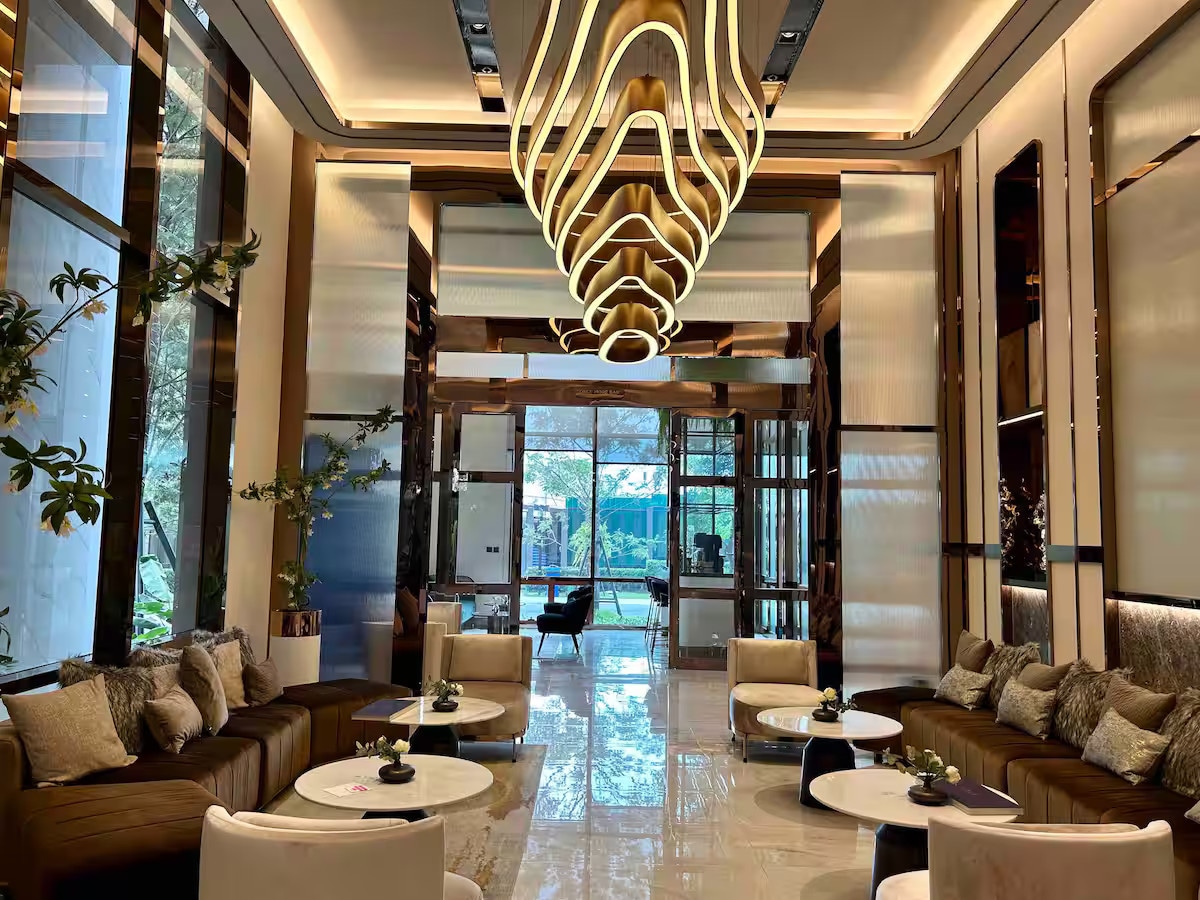 Luxury Sky Condo thumbnail 6
