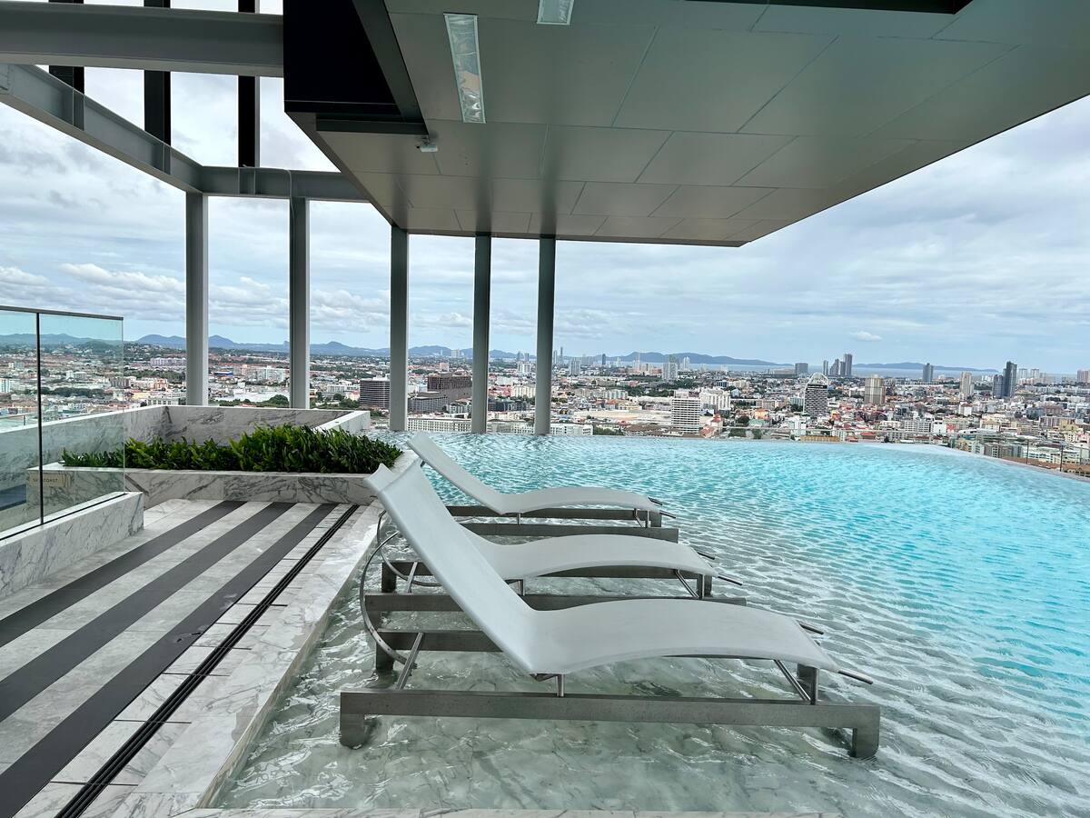 Luxury Sky Condo photo 2