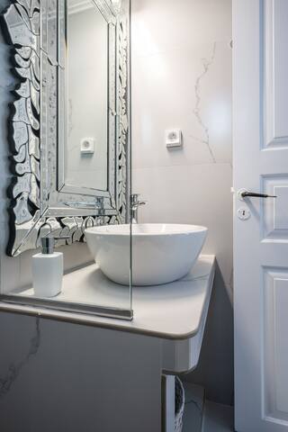 Diamond 4bd Sunset/Sea View Villa w Pool & HotTub gallery image 5