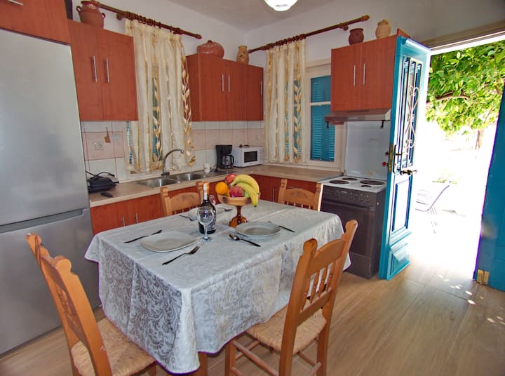 Polidoros Vintage House 3 Bedroom 2 Bathroom - Palaiochora