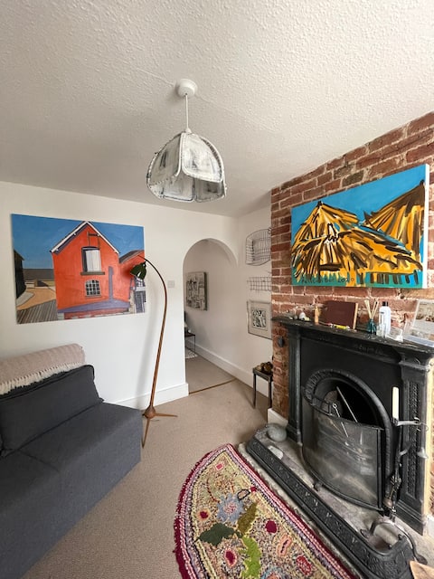 Successful Airbnb property: Whitstable Tree House Retreat for Artful Ambience in Chestfield