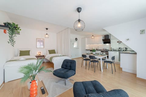 Stylisches SpaceStays Studio für 5 Parking WIFI