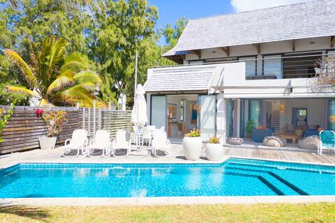 Peter's Beach House private Pool, beach, serviced
