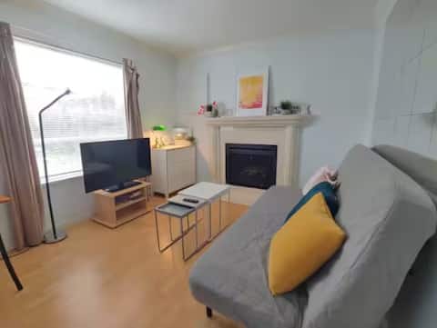 Successful Airbnb property: Convenient Spacious Private Suite in Edmonds
