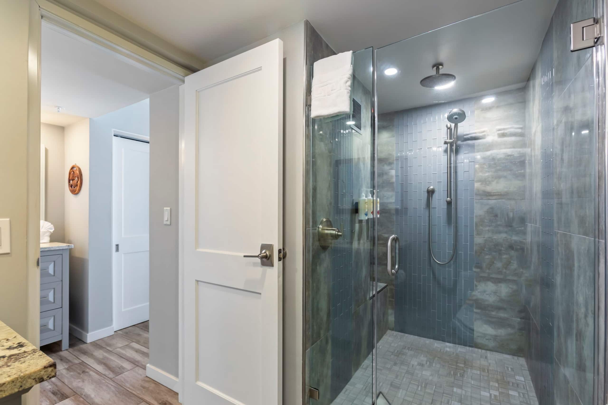 Condo in Lahaina · ★4.92 · 2 bedrooms · 3 beds · 2 baths - Image 28