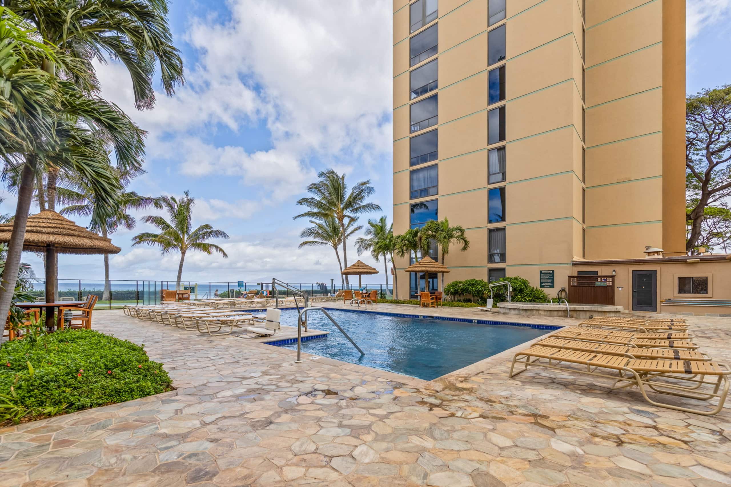 Condo in Lahaina · ★4.92 · 2 bedrooms · 3 beds · 2 baths - Image 54