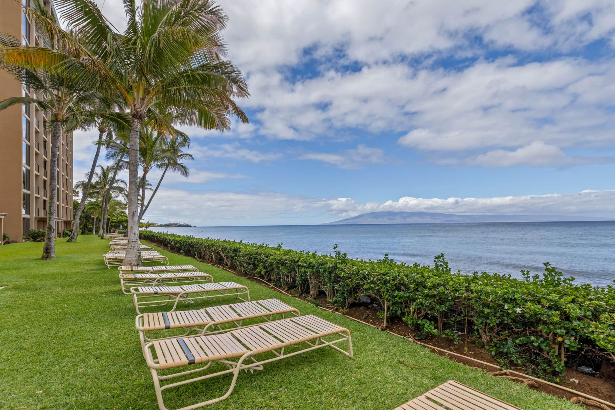 Condo in Lahaina · ★4.92 · 2 bedrooms · 3 beds · 2 baths - Image 49