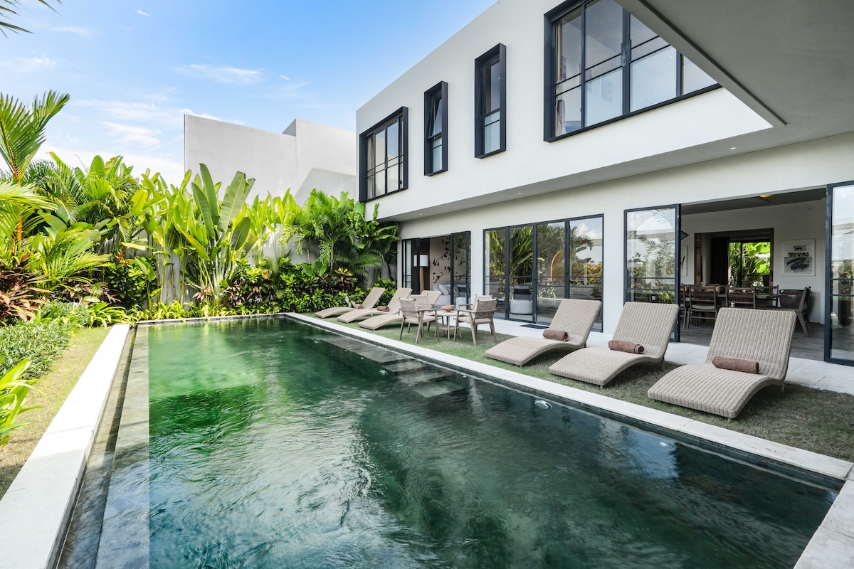 Villa Merengue : 6BR Modern Charm Near Canggu