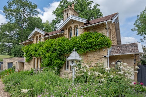 Stunning large house near Bath sleeps up to 24