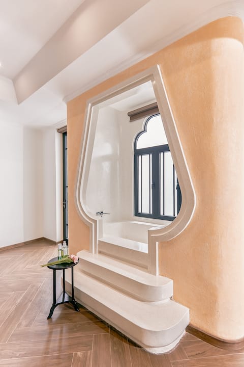 Luxury 6BR Villa w/ Pool/Karaoke