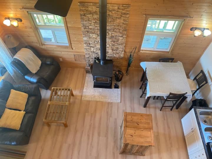 Log Home East Of Sundre - Sundre