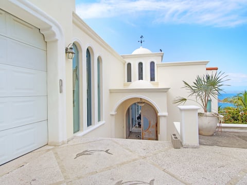 Casa Los Delfines, Leonamar