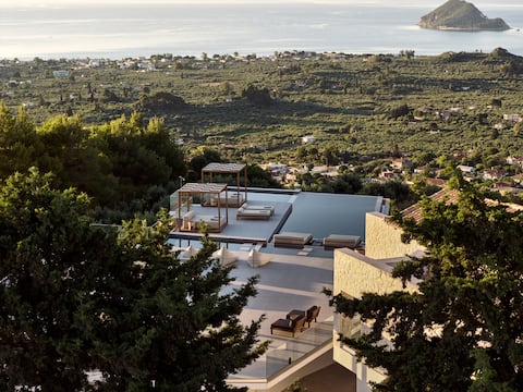 Marisia Luxury Villa, An Acre of Endless Blue