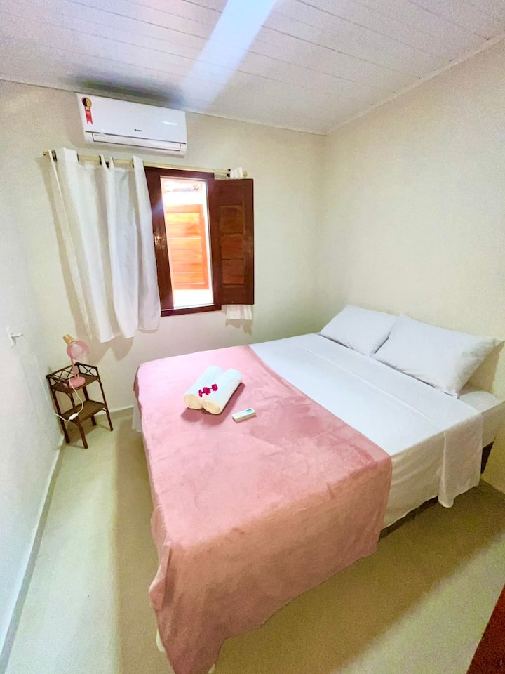 Соба во Рио Караива, брачен кревет (широк 150-179 см) и заедничка бања со друга спална соба!