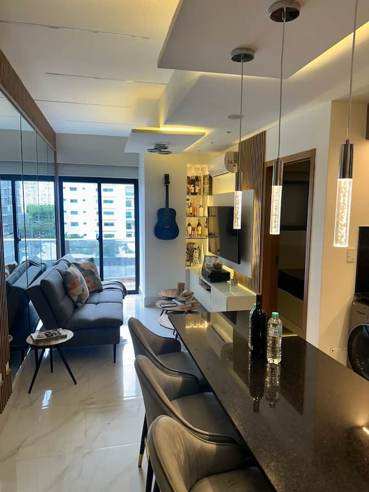 Bohemian Guitar -Modern & Safe Apt Piantini-center - Santo Domingo