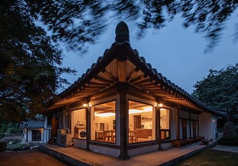 The largest premium hanok pension in 100-year-old Yangyang/private house/stay Yangyang Hanok